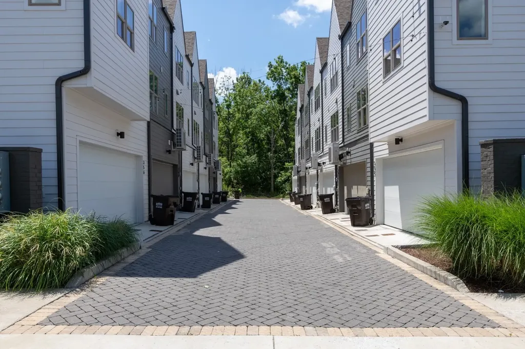344 East Village Lane Nashville TN 37216