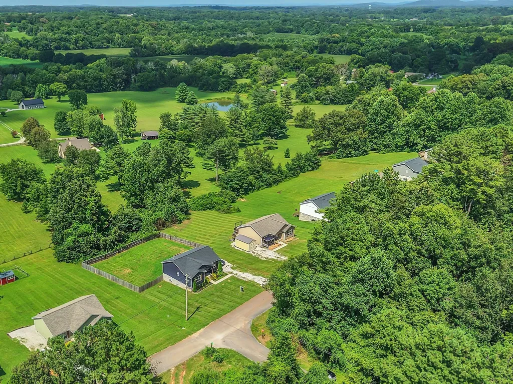 142 Pine Avenue Morrison TN 37357