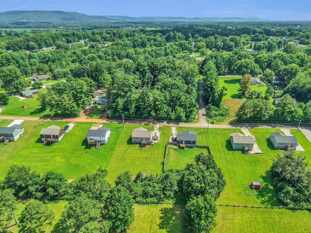 142 Pine Avenue Morrison TN 37357