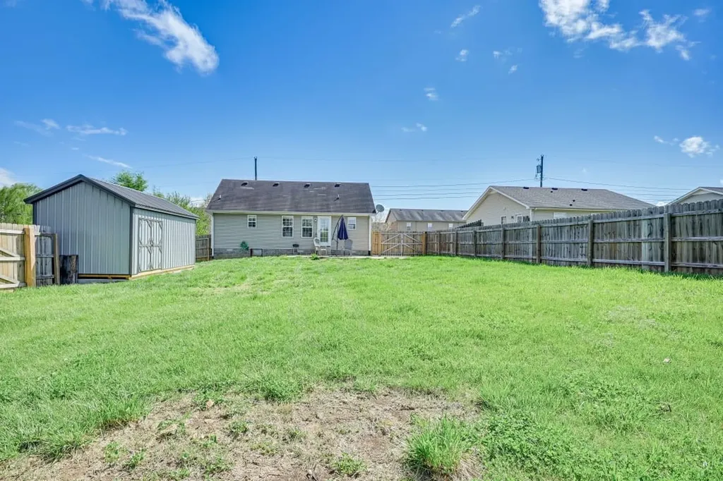 413 Caney Lane Clarksville TN 37040