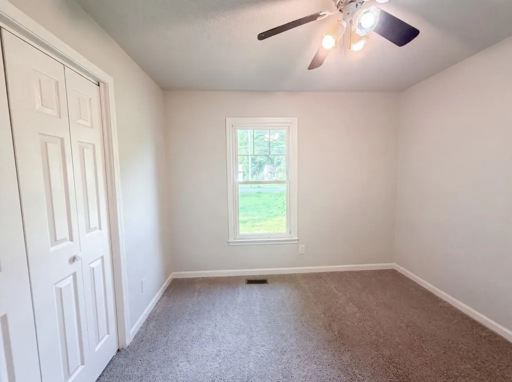 225 Tobacco Road Clarksville TN 37042
