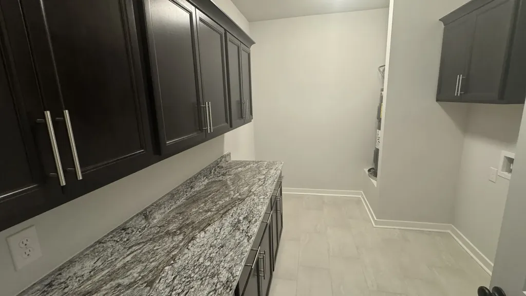 526 W Foxrun Springfield TN 37172