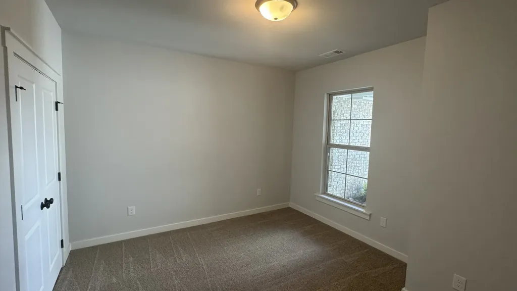 526 W Foxrun Springfield TN 37172
