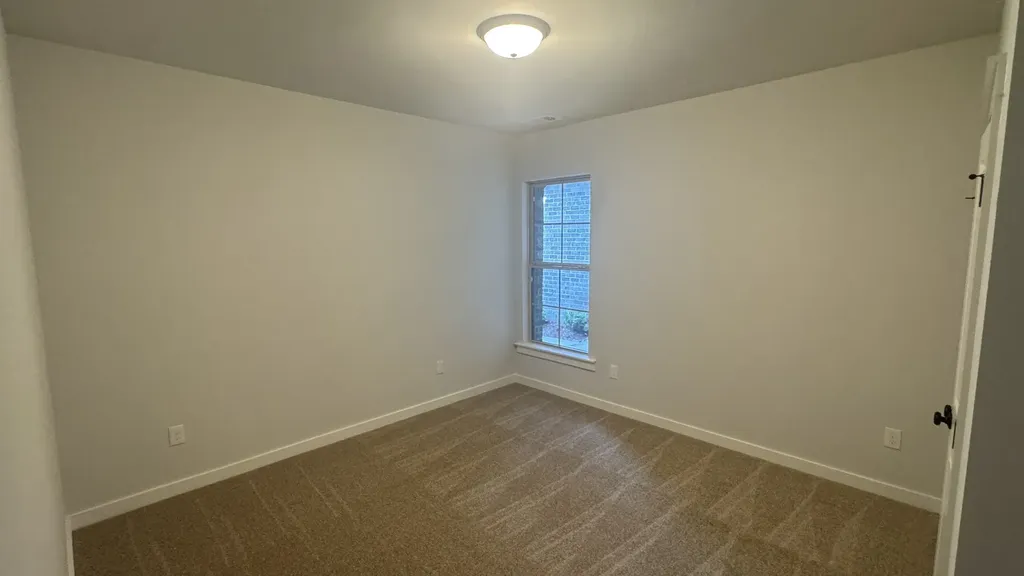 526 W Foxrun Springfield TN 37172