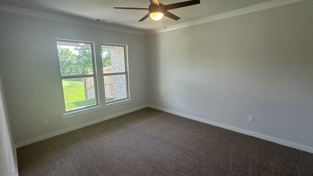 526 W Foxrun Springfield TN 37172
