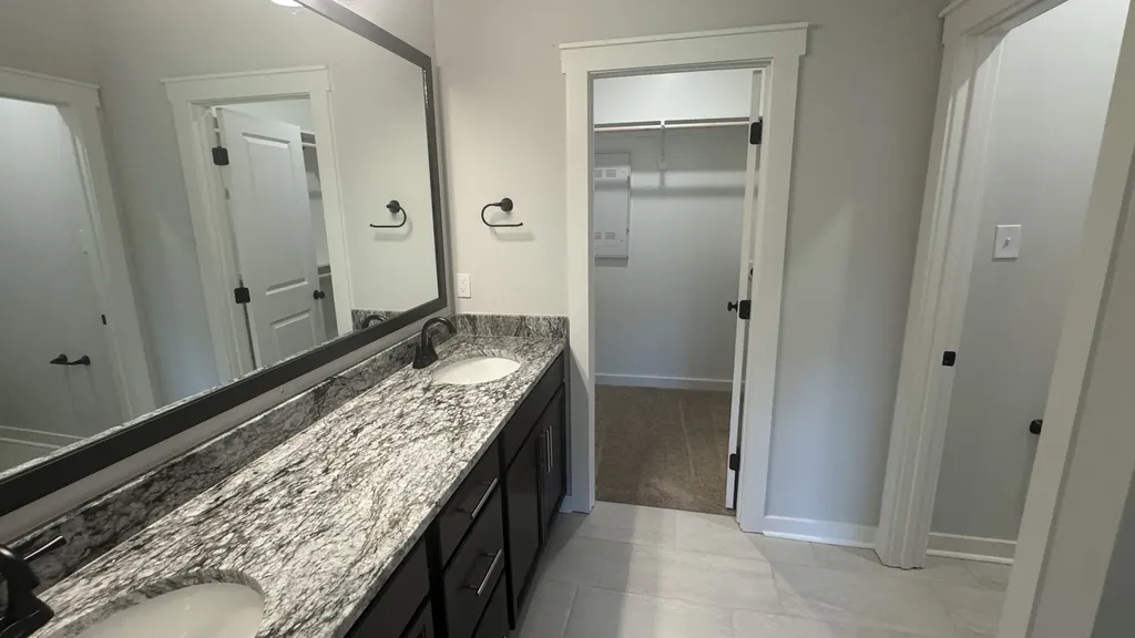 526 W Foxrun Springfield TN 37172