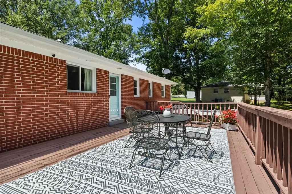 353 Powers Boulevard Waverly TN 37185