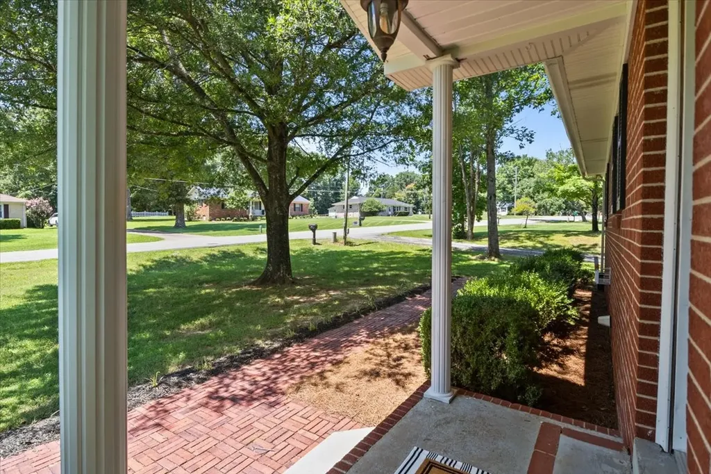353 Powers Boulevard Waverly TN 37185