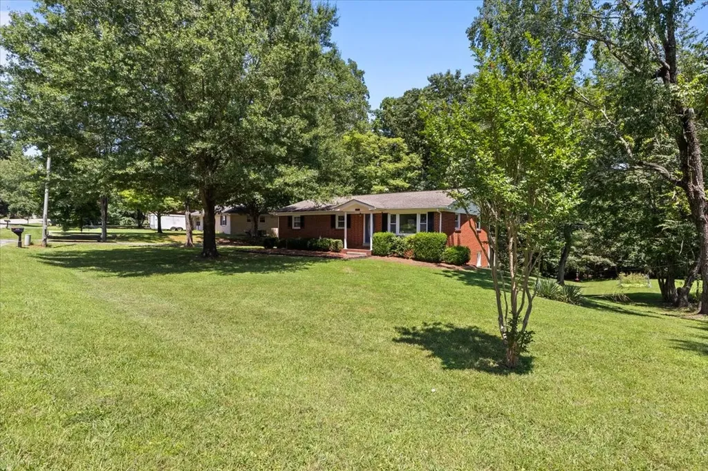 353 Powers Boulevard Waverly TN 37185