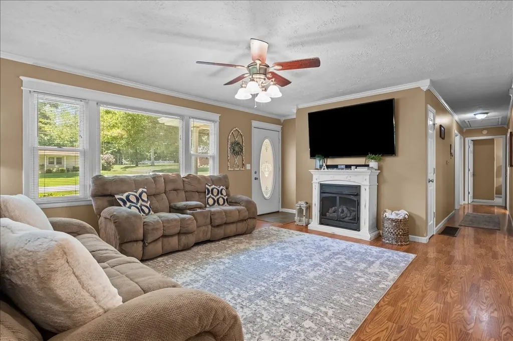 353 Powers Boulevard Waverly TN 37185