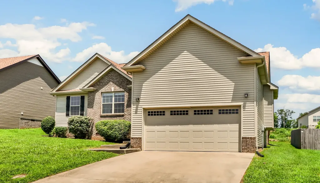 1037 Charles Thomas Drive Clarksville TN 37042