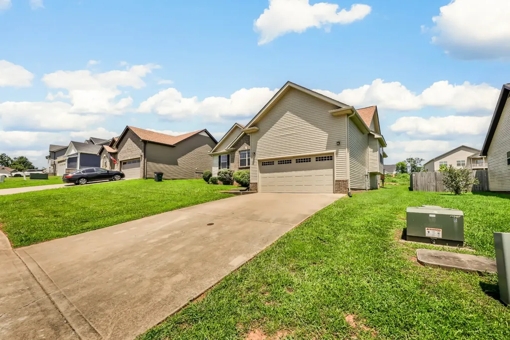 1037 Charles Thomas Drive Clarksville TN 37042
