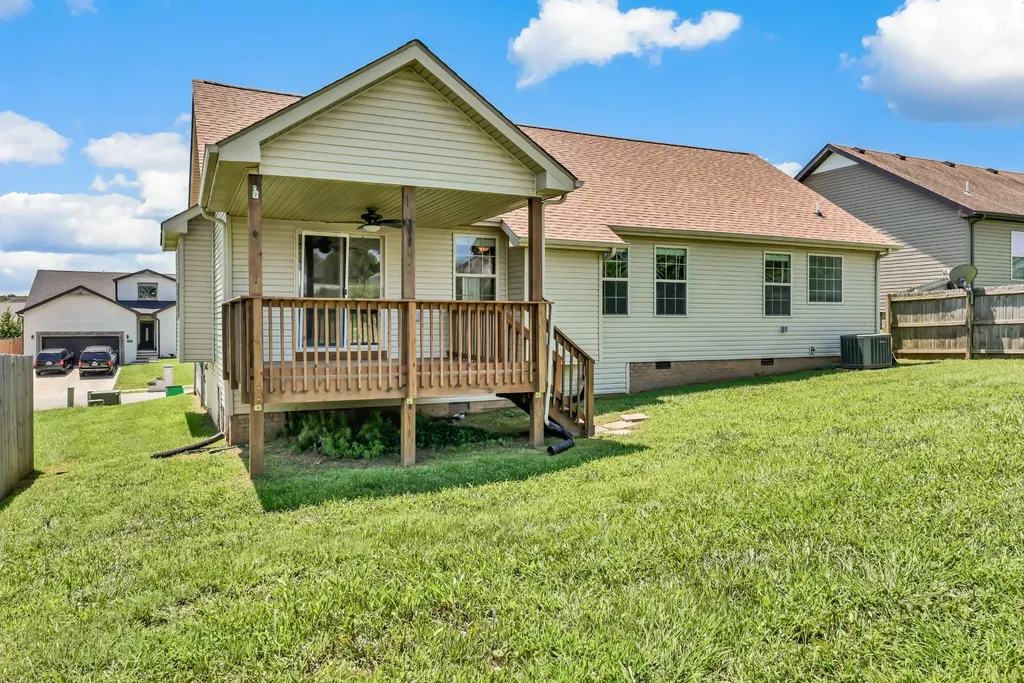 1037 Charles Thomas Drive Clarksville TN 37042