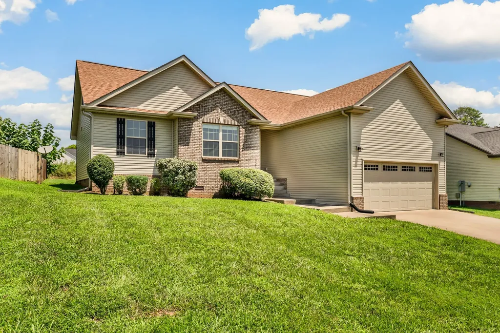 1037 Charles Thomas Drive Clarksville TN 37042