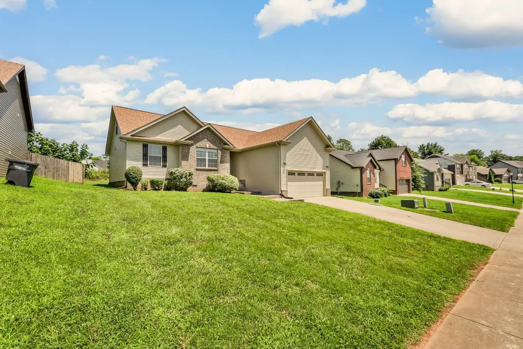 1037 Charles Thomas Drive Clarksville TN 37042
