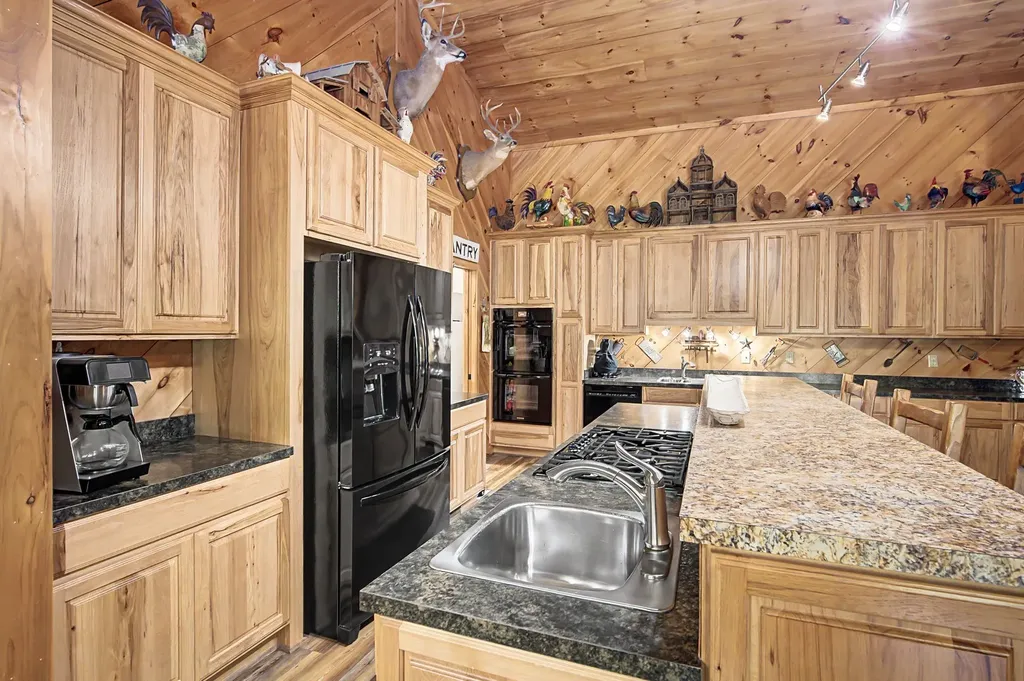 1615 Highway 230 Waverly TN 37185