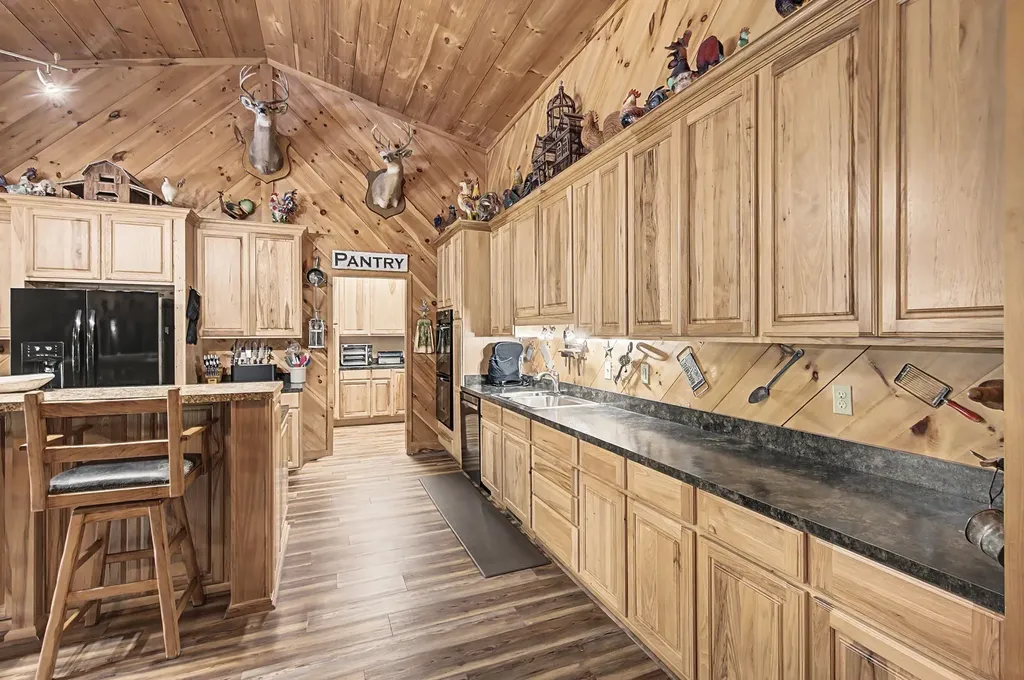 1615 Highway 230 Waverly TN 37185