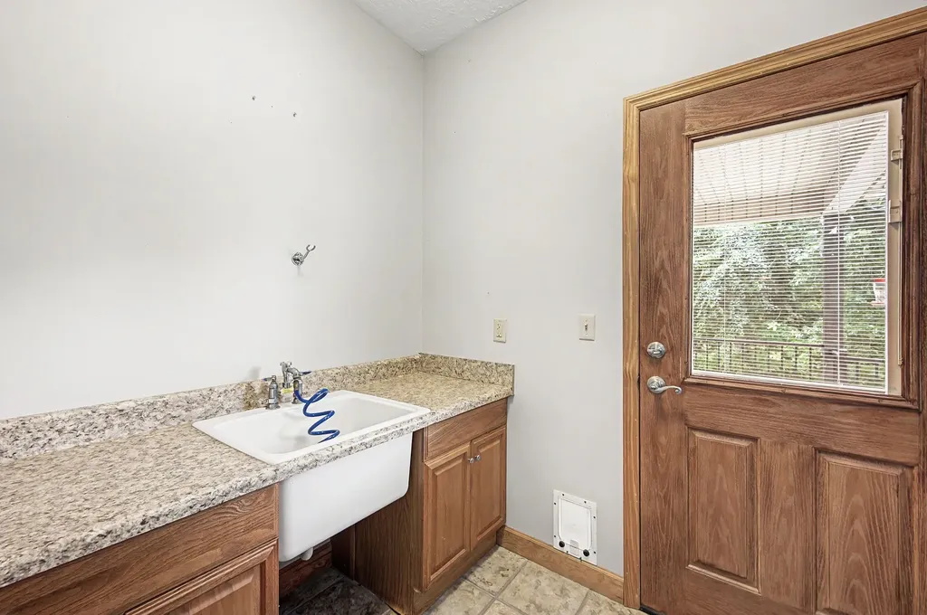 1615 Highway 230 Waverly TN 37185