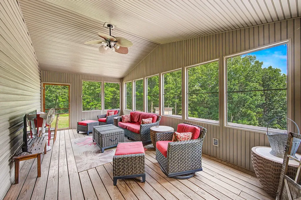 1615 Highway 230 Waverly TN 37185
