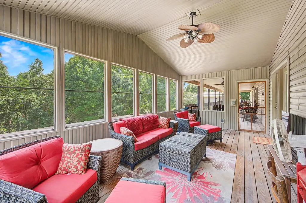 1615 Highway 230 Waverly TN 37185