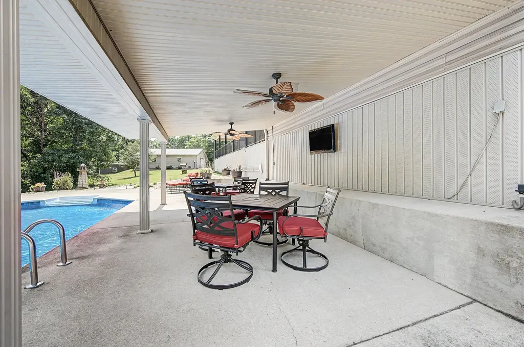 1615 Highway 230 Waverly TN 37185