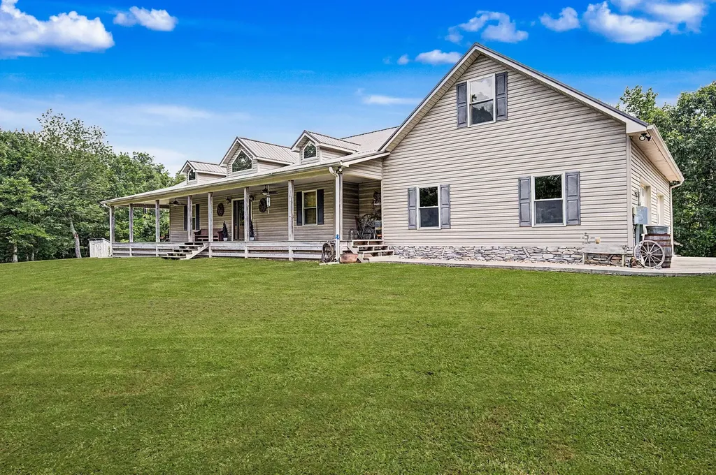 1615 Highway 230 Waverly TN 37185