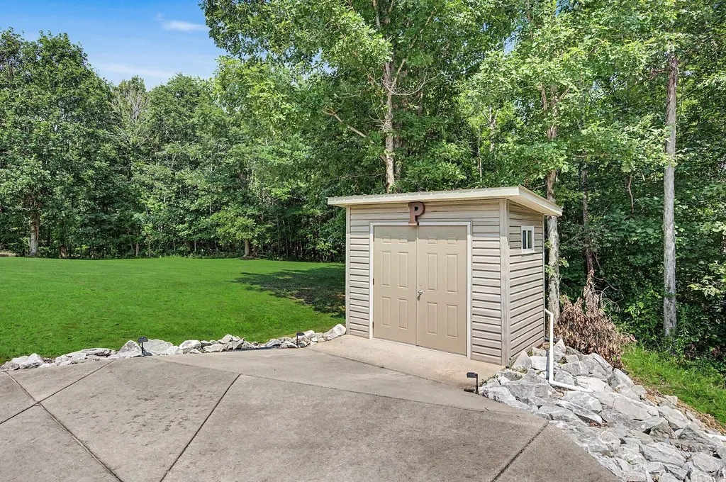 1615 Highway 230 Waverly TN 37185