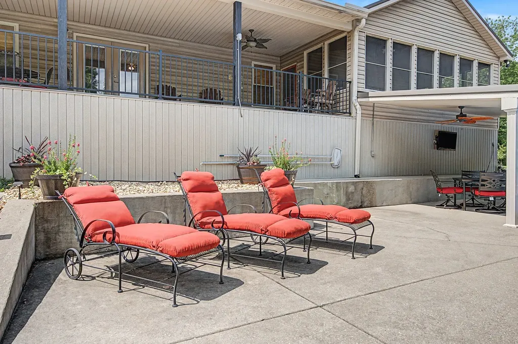 1615 Highway 230 Waverly TN 37185