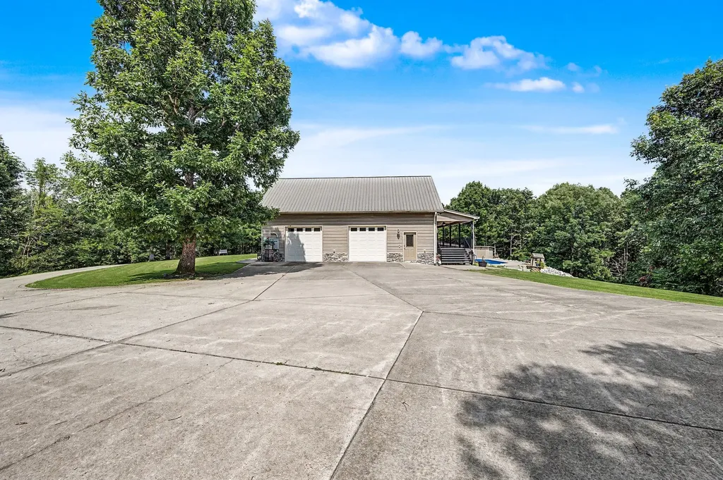 1615 Highway 230 Waverly TN 37185