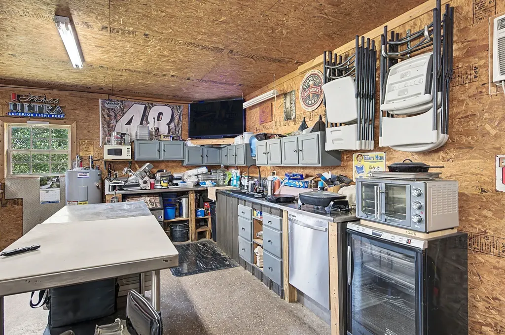 1615 Highway 230 Waverly TN 37185