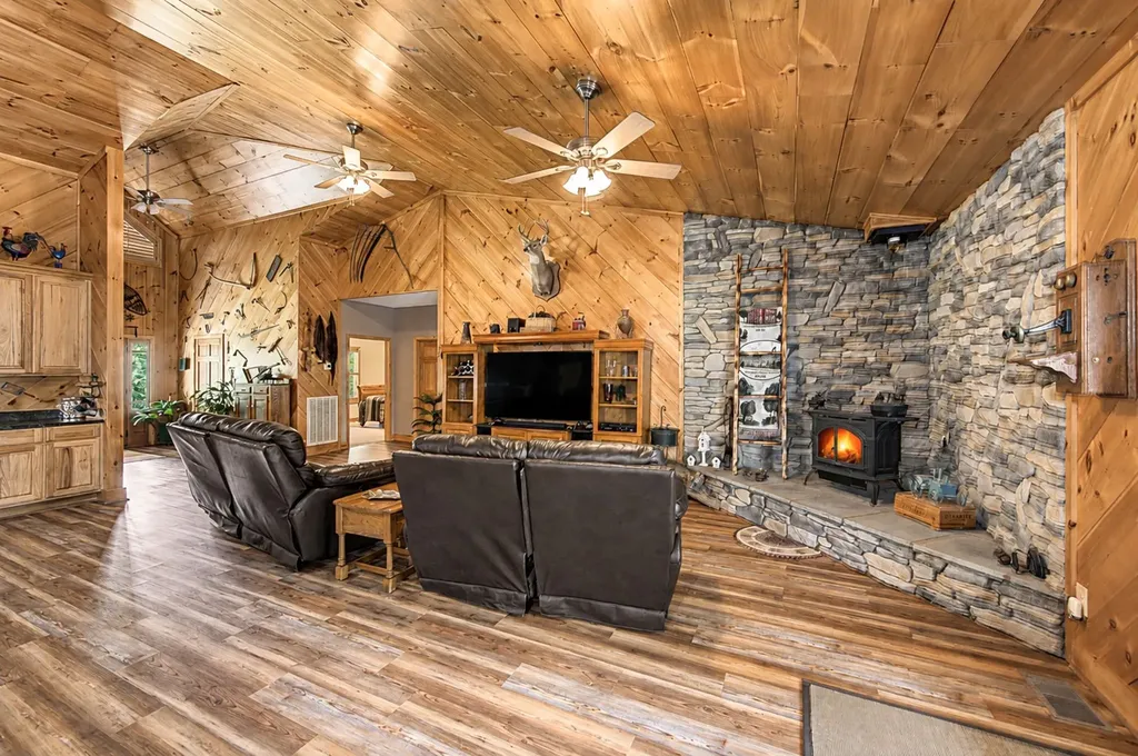 1615 Highway 230 Waverly TN 37185