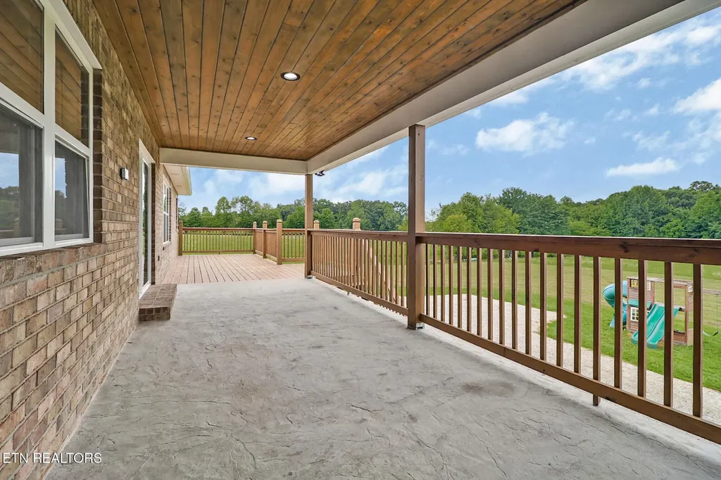 322 Randolph Road Crossville TN 38571