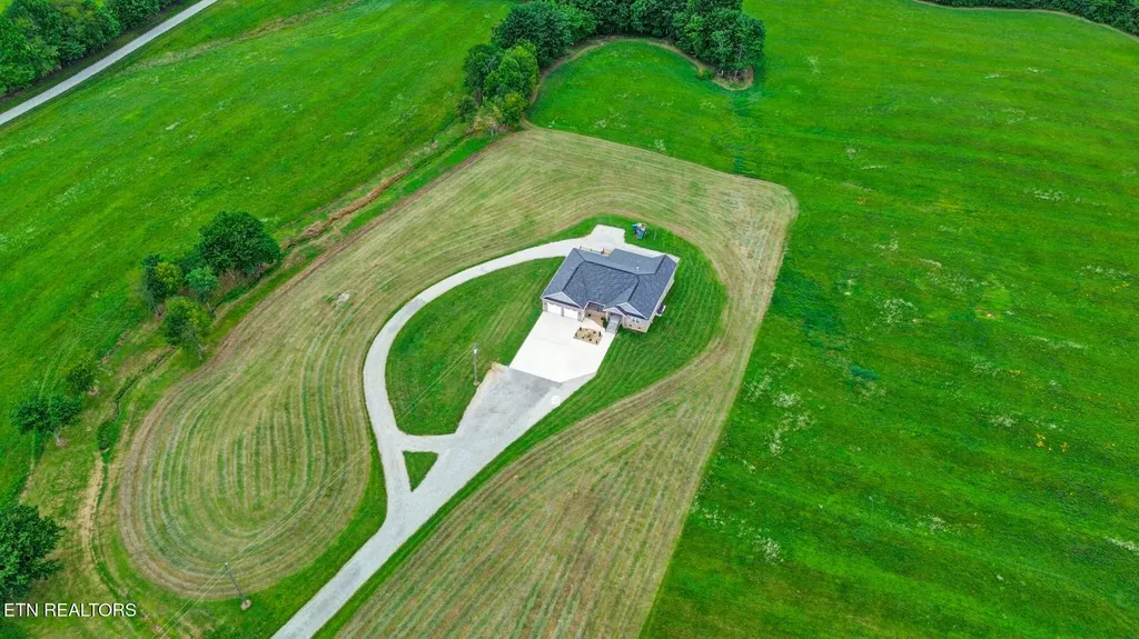 322 Randolph Road Crossville TN 38571