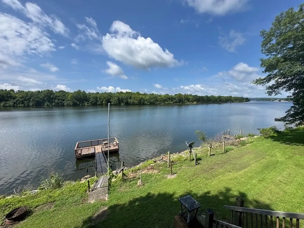 198 Beechview Drive Clifton TN 38425