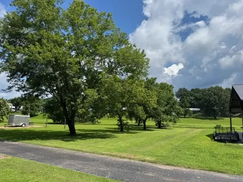 198 Beechview Drive Clifton TN 38425