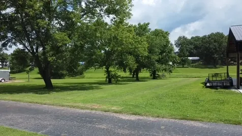 198 Beechview Drive Clifton TN 38425