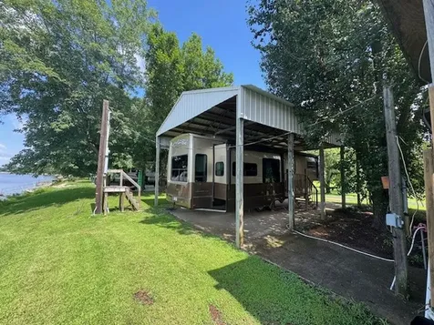 198 Beechview Drive Clifton TN 38425