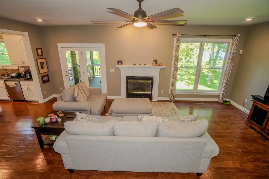 242 Lake Terrace Drive Hendersonville TN 37075