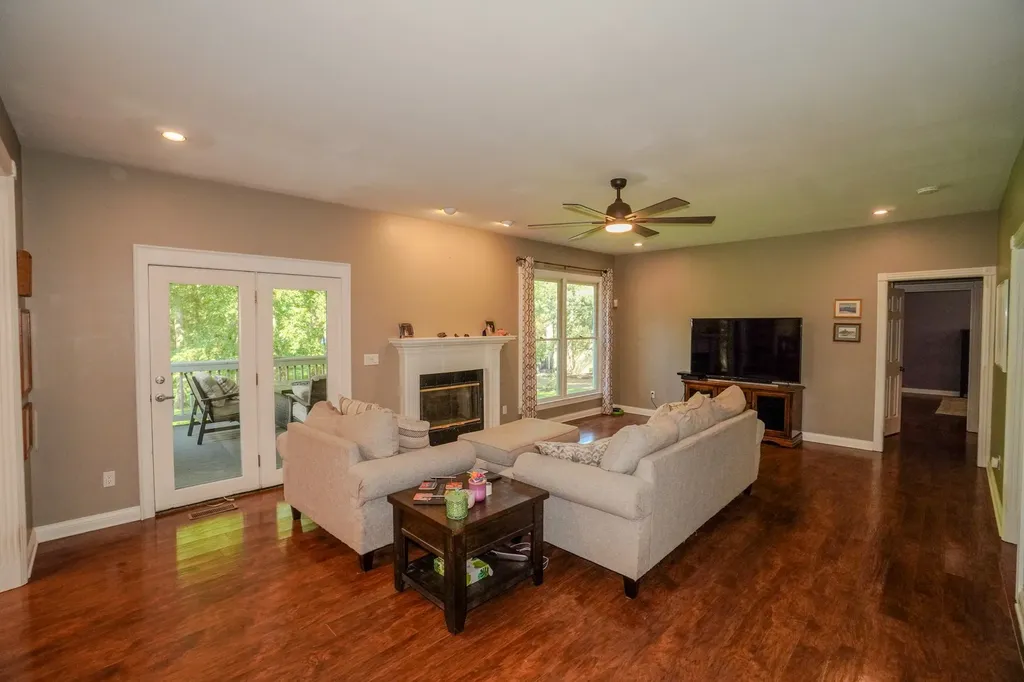 242 Lake Terrace Drive Hendersonville TN 37075