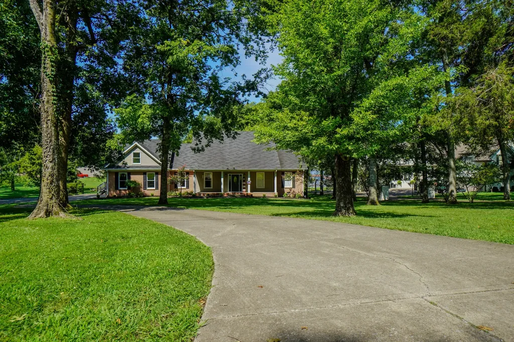242 Lake Terrace Drive Hendersonville TN 37075