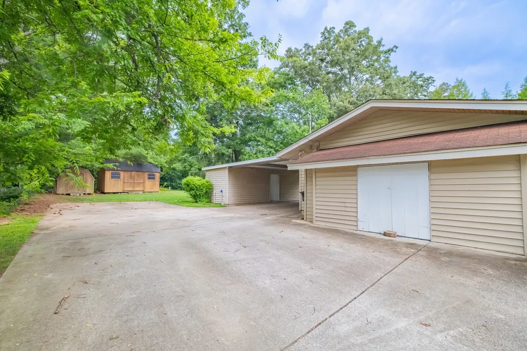 1915 Country Club Drive Tullahoma TN 37388