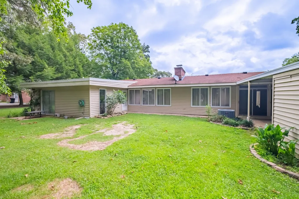 1915 Country Club Drive Tullahoma TN 37388