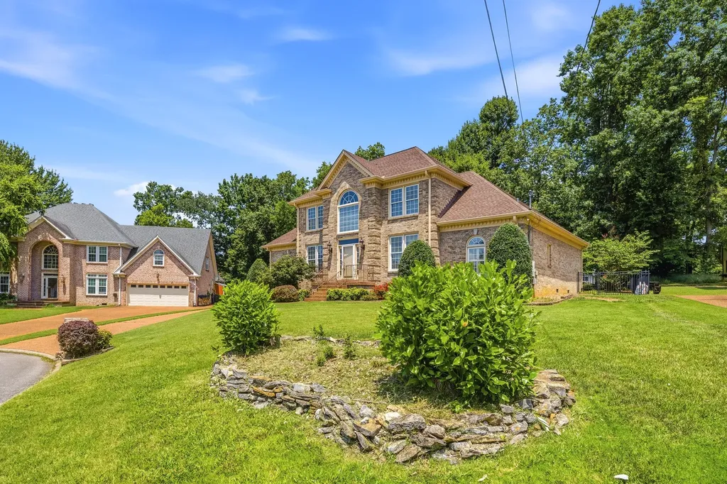 108 Inverness Court Hendersonville TN 37075