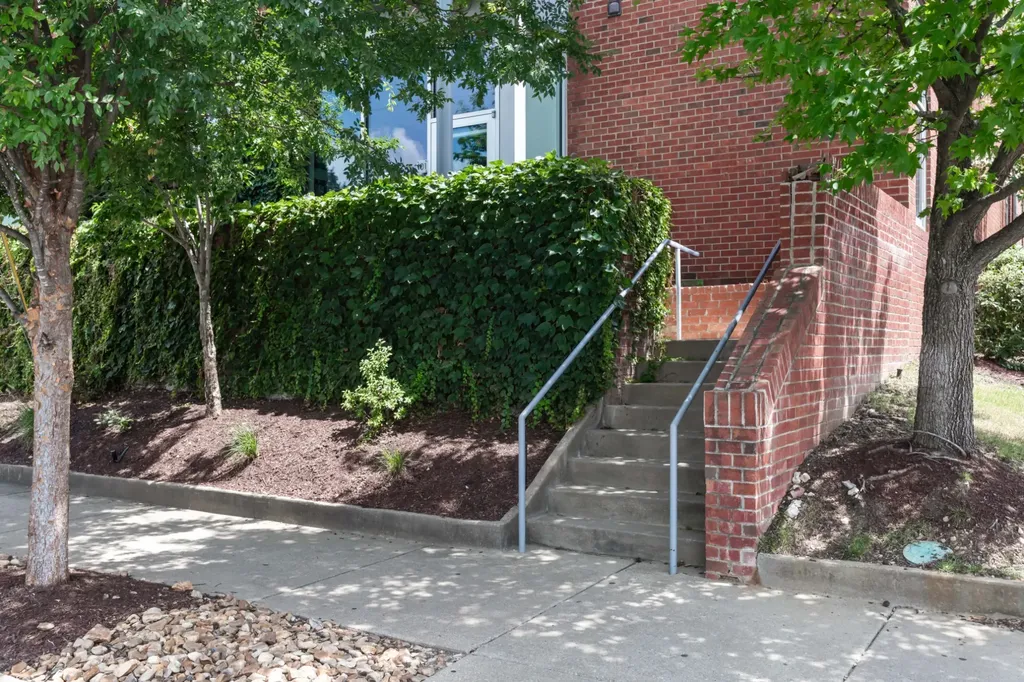 926 Woodland Street Nashville TN 37206