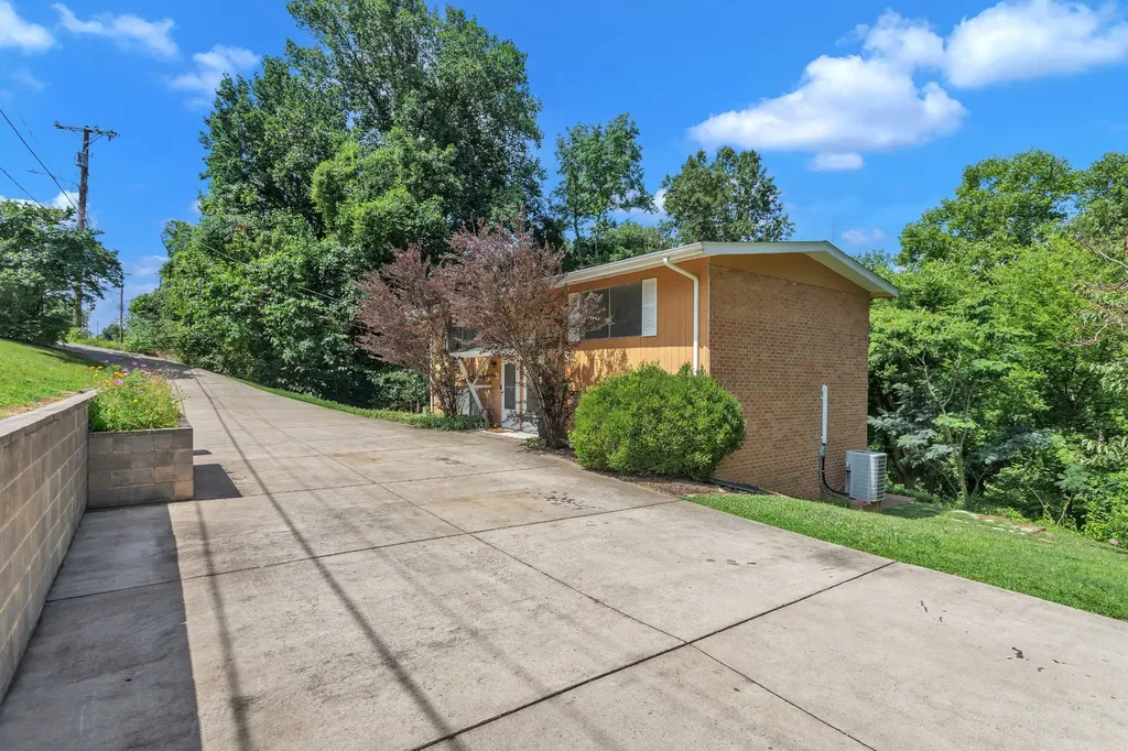 622 Ermac Drive Nashville TN 37214