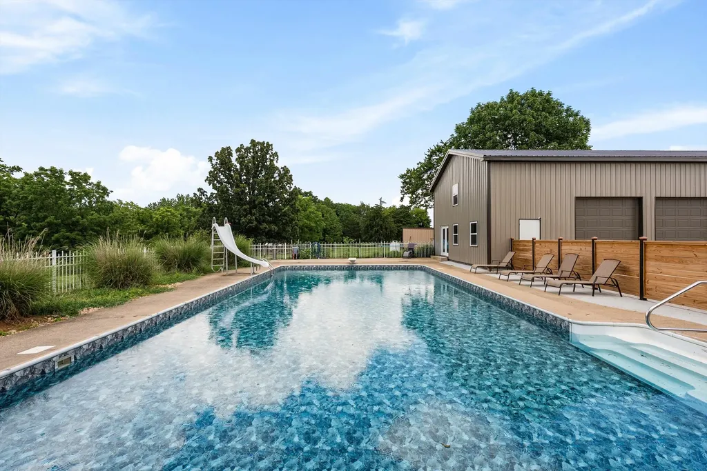 459 Bowling Branch Road Cottontown TN 37048