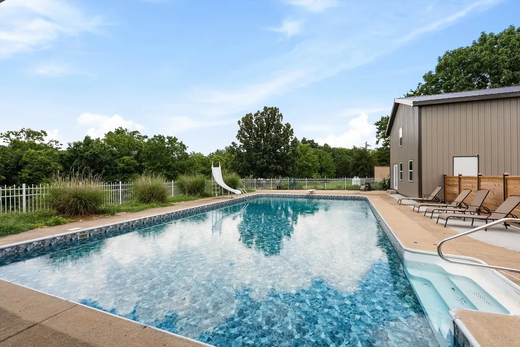 459 Bowling Branch Road Cottontown TN 37048