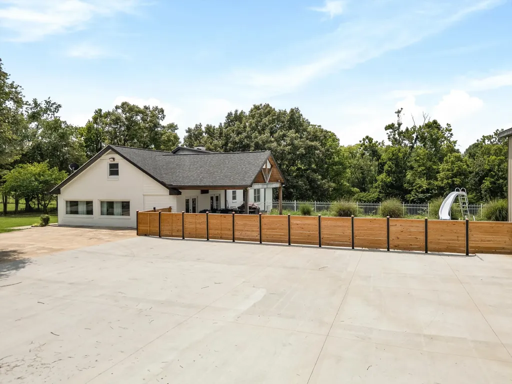 459 Bowling Branch Road Cottontown TN 37048