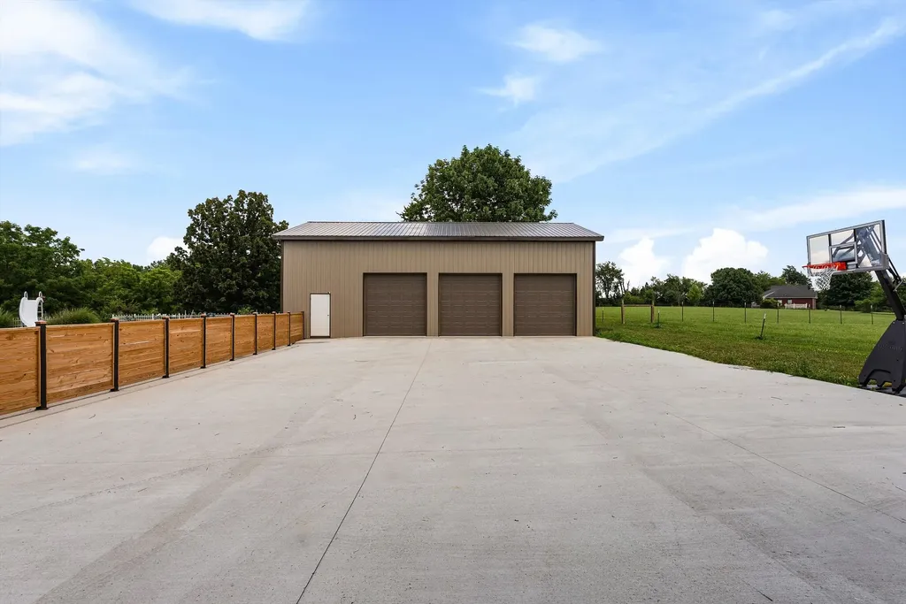 459 Bowling Branch Road Cottontown TN 37048
