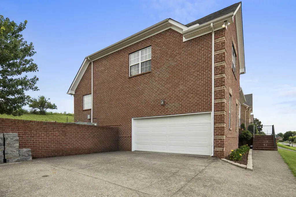 104 N Shadowhaven Way Hendersonville TN 37075